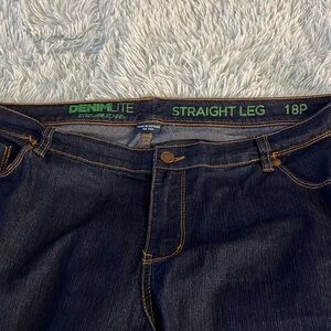 AVENUE JEANS DENIM LITE STRAIGHT LEG JEANS PRETTY EUC SIZE 18 P